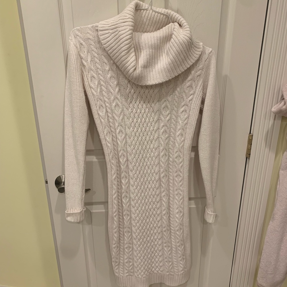☀️2/$15☀️ Cream sweater dress